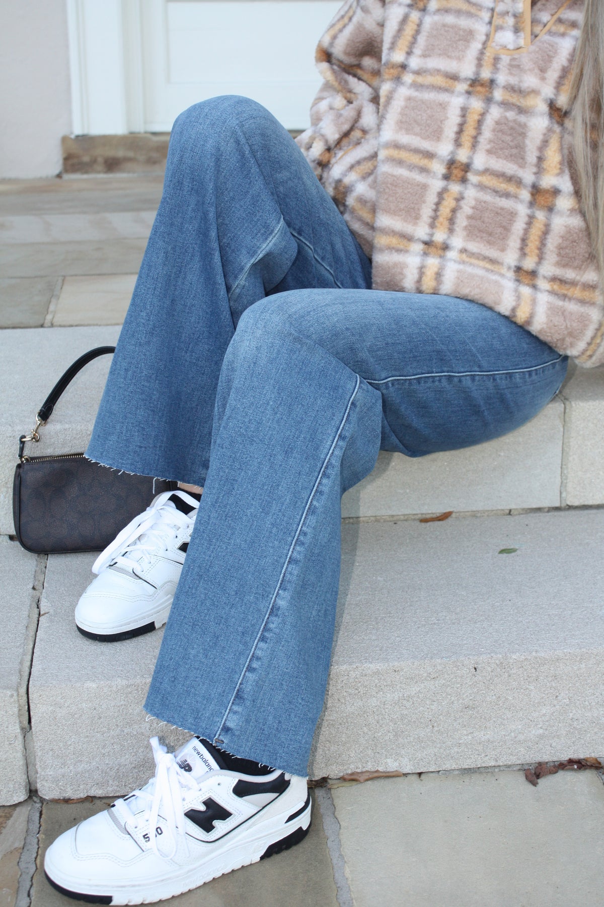 The Mid-Rise Wide Leg Jeans – Medium Wash