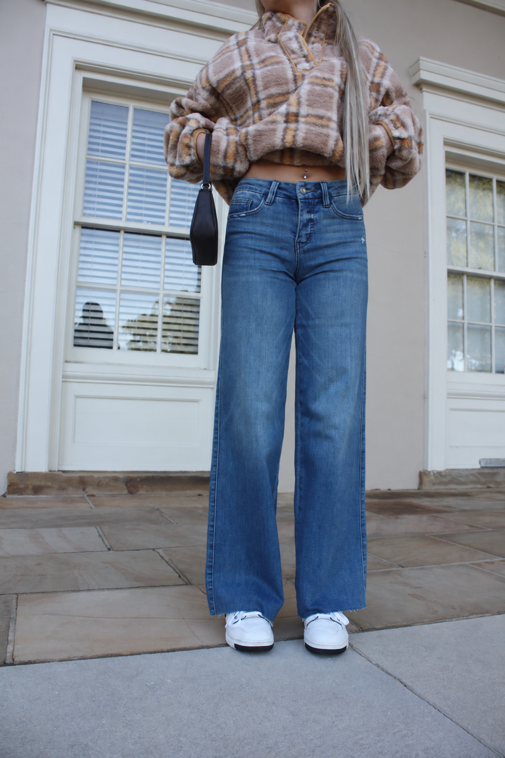 The Mid-Rise Wide Leg Jeans – Medium Wash